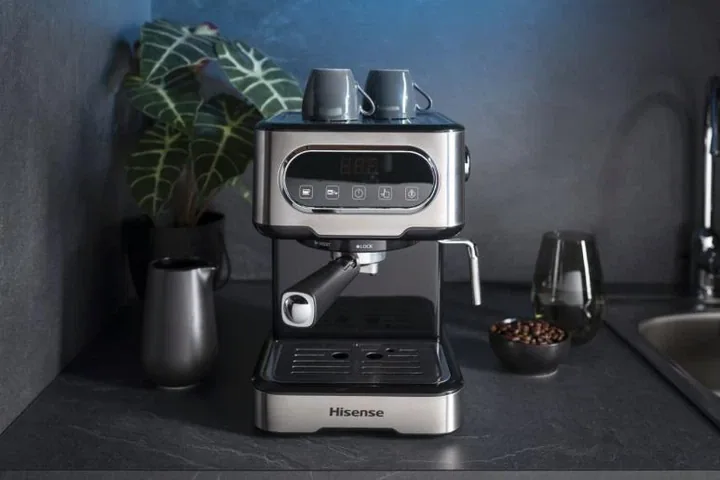 Зображення товару Кавоварка еспресо Hisense HESCM15DBK 4