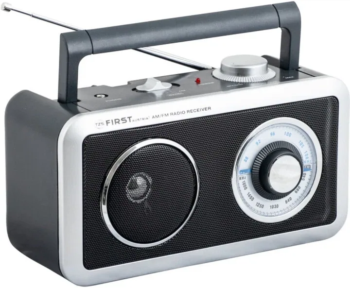 Зображення товару HIFI Міні-радіоприймач First (AM/FM, працює від мережі/батарейок) FA-1905-BA 3
